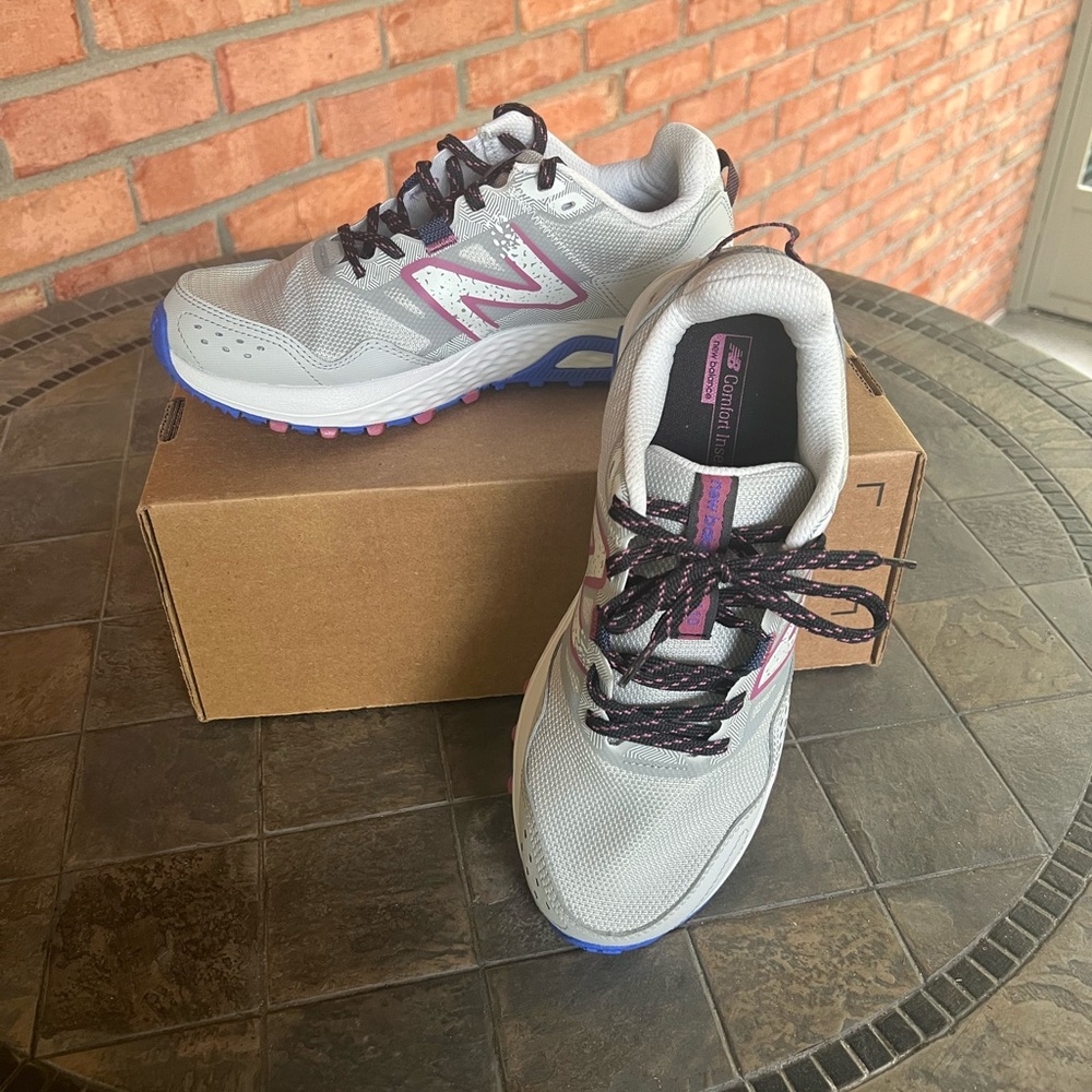New Balance Women's 410 V8 Gray and Pink Trail Running Shoes, 10 W